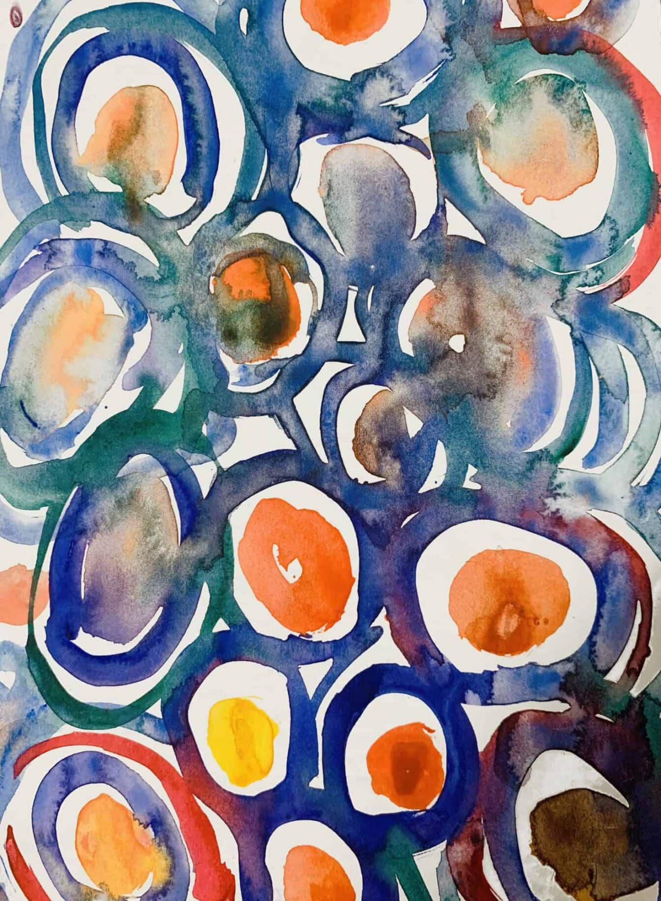 Lebendige abstrakte Aquarellmalerei mit Kreisformen in Blau, Orange, Gelb und Rot, handgemalt von Nikolaus Kriese, spezialisiert auf kreative Malerei und Auftragsmalerei.