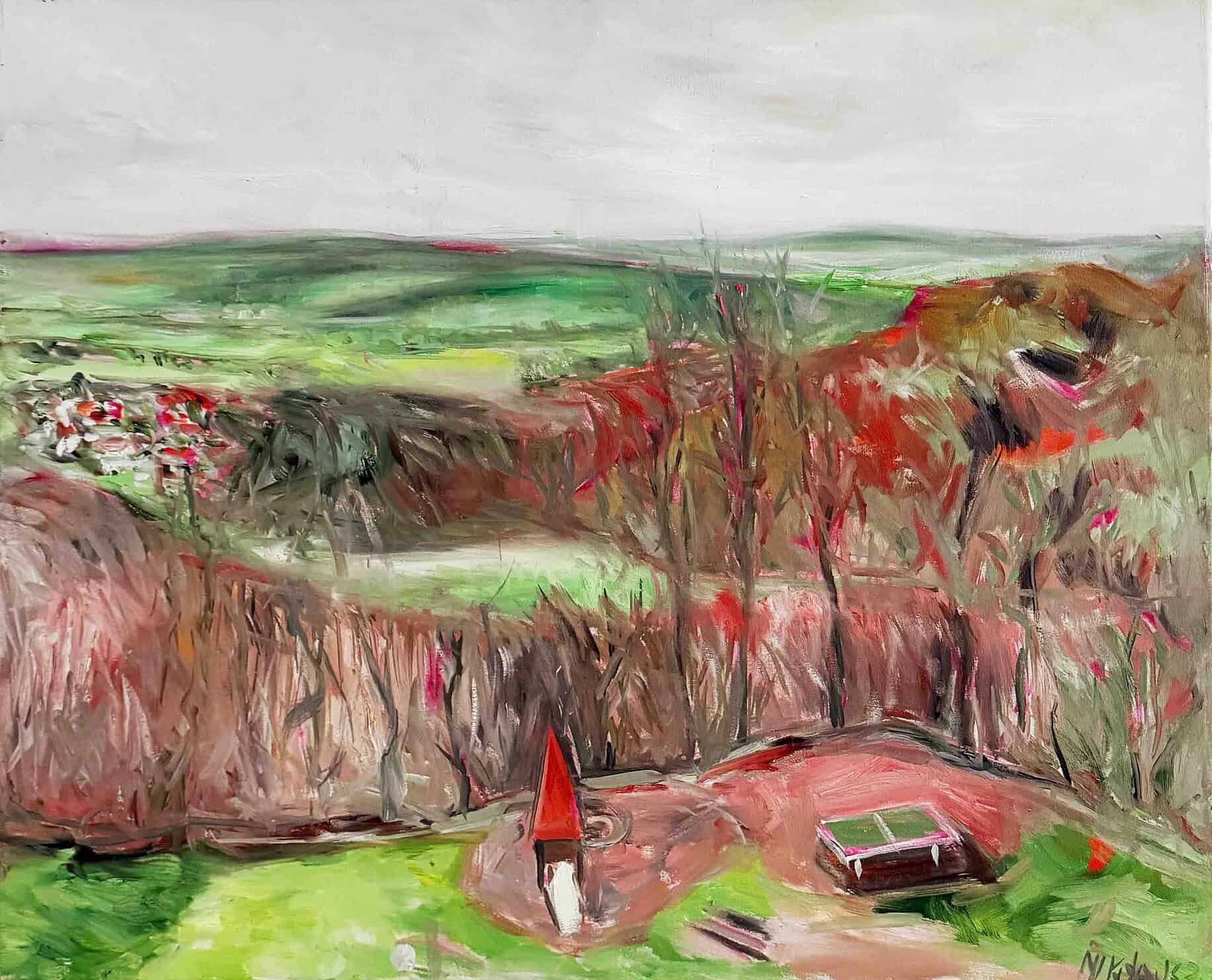 Farbenfrohes abstraktes Landschaftsgemälde mit Rot- und Grüntönen, das eine natürliche Szenerie mit Bäumen, Wiese und Himmel stilisiert darstellt.