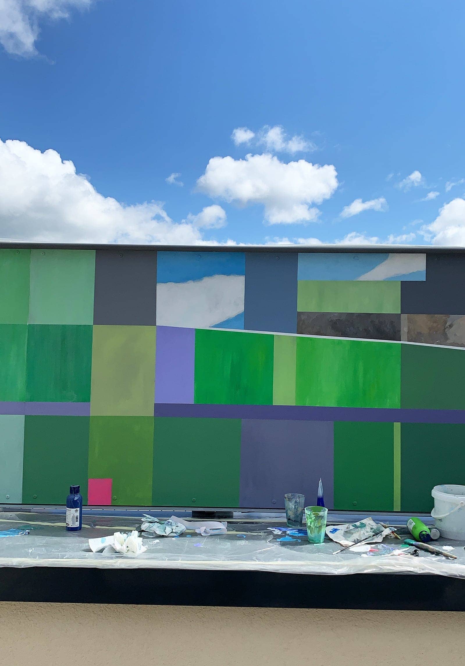 wandmalerei moderne kunst auftragsmalerei Farbiges Wandbild, moderne Malerei, Auftragskunst, abstrakte Kunst, kreative Wandgestaltung, Künstler Nikolaus Kriese, Stadtmural, Glasmalerei, Kunst nach Kundenwunsch, Galerie für kreative Kunst, Wandgestaltung Basel.