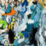 Lebendige abstrakte Malerei mit kräftigen Blau-, Weiß-, Grün- und Orangetönen, die dynamisch auf einer Leinwand gestaltet wurden, perfekt für individuelle Auftragsmalkunst und moderne Wandkunst.