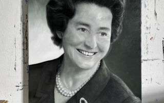 Portrait of a smiling woman in black and white, detailed painting with realistic expression, appealing for art lovers and individual commission painting, abstract backgrounds, high-quality oil or acrylic technique.