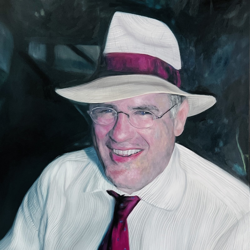 Porträtmalerei als Geburtstagsgeschenk Mann mit Hut Porträt eines lächelnden Mannes in Anzug, Hut und Brille, Ölmalerei, detailreiche Kunst, Auftragsmalerei von Nikolaus Kriese, kreative Wandgestaltung, individuelle Kunstwerke, Künstlerische Porträtmalerei, hochwertige Ölportraits, personalisierte Gemälde de_DE.
