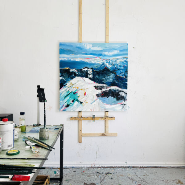 Abstrakte Alpenlandschaft – Ölgemälde in expressiver Farbgebung moderner Bergkunst im Atelier
